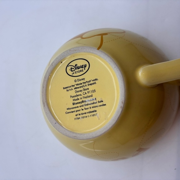 Disney Store Winnie the Pooh Hunny Large Yellow Ceramic Coffee Mug - Picture 12 of 14